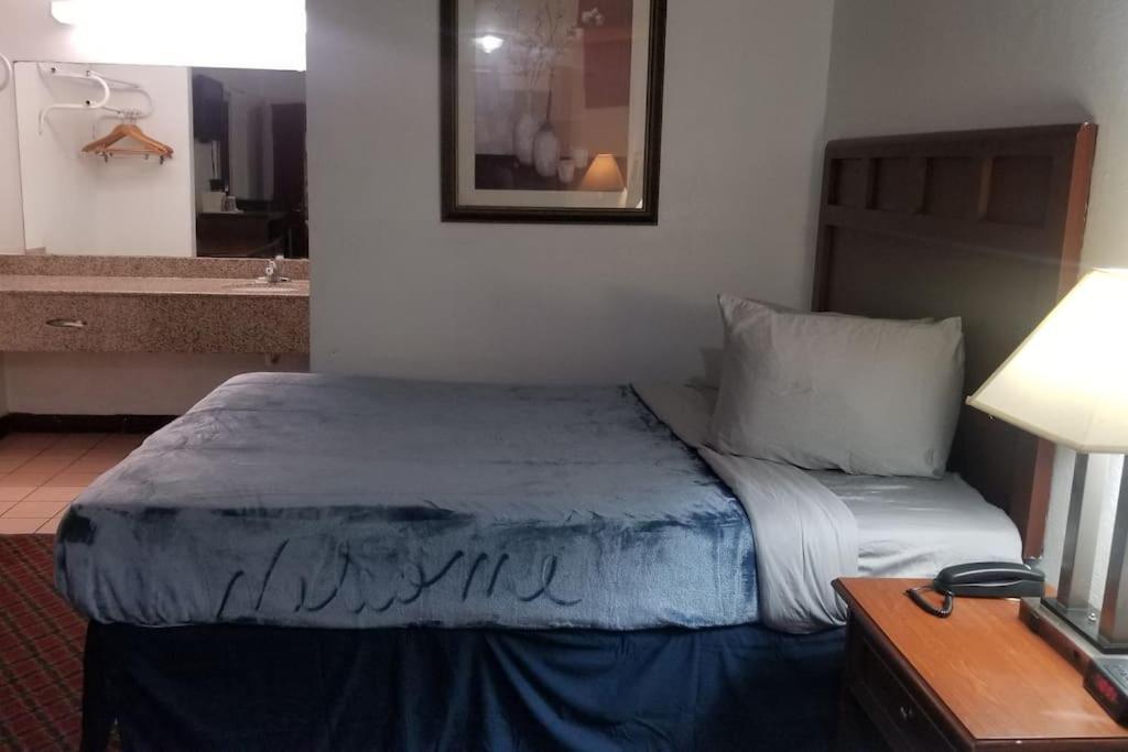 Hotel 2 Queen Beds Hotel Room 237 Booking Stillwater Exterior foto